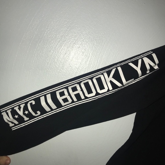 Divided Sweatshirt “NYC” - Picture 3 of 4